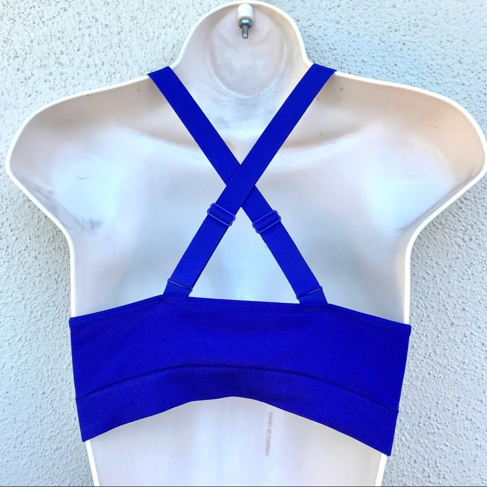 Victoria’s Secret Victoria Sport VSX sports bra Crisscross Cage Strappy blue M